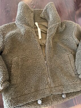 Lululemon Women’s 2 Olive Green Sherpa Jacket - Soft Zip Front Coat